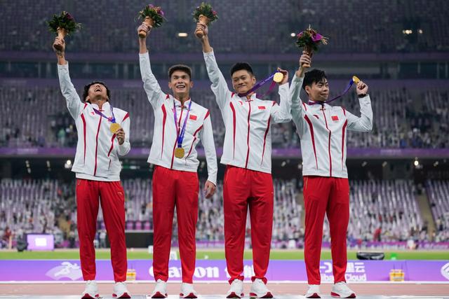 一支不屈不挠的球队获得胜利成果 一支不屈不挠的球队获得胜利成果