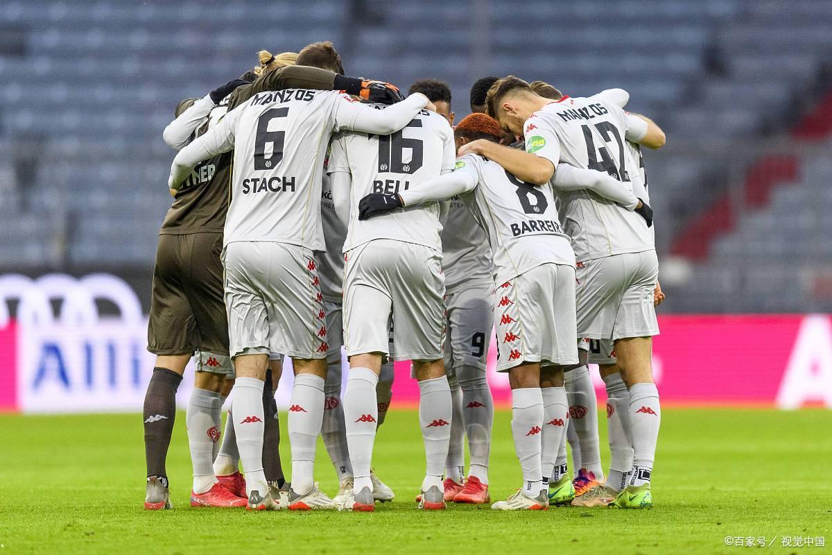 奥格斯堡客场拿分，连胜势头持续积累