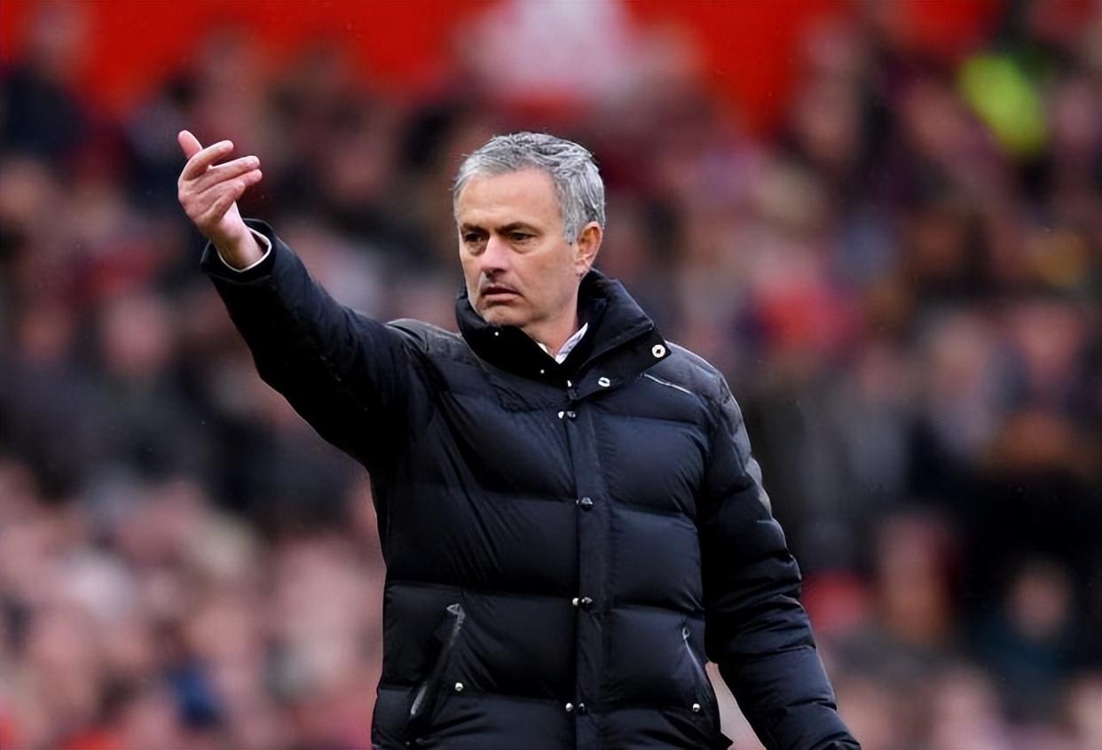 穆里尼奥的球队在大比分领先下成功晋级的简单介绍