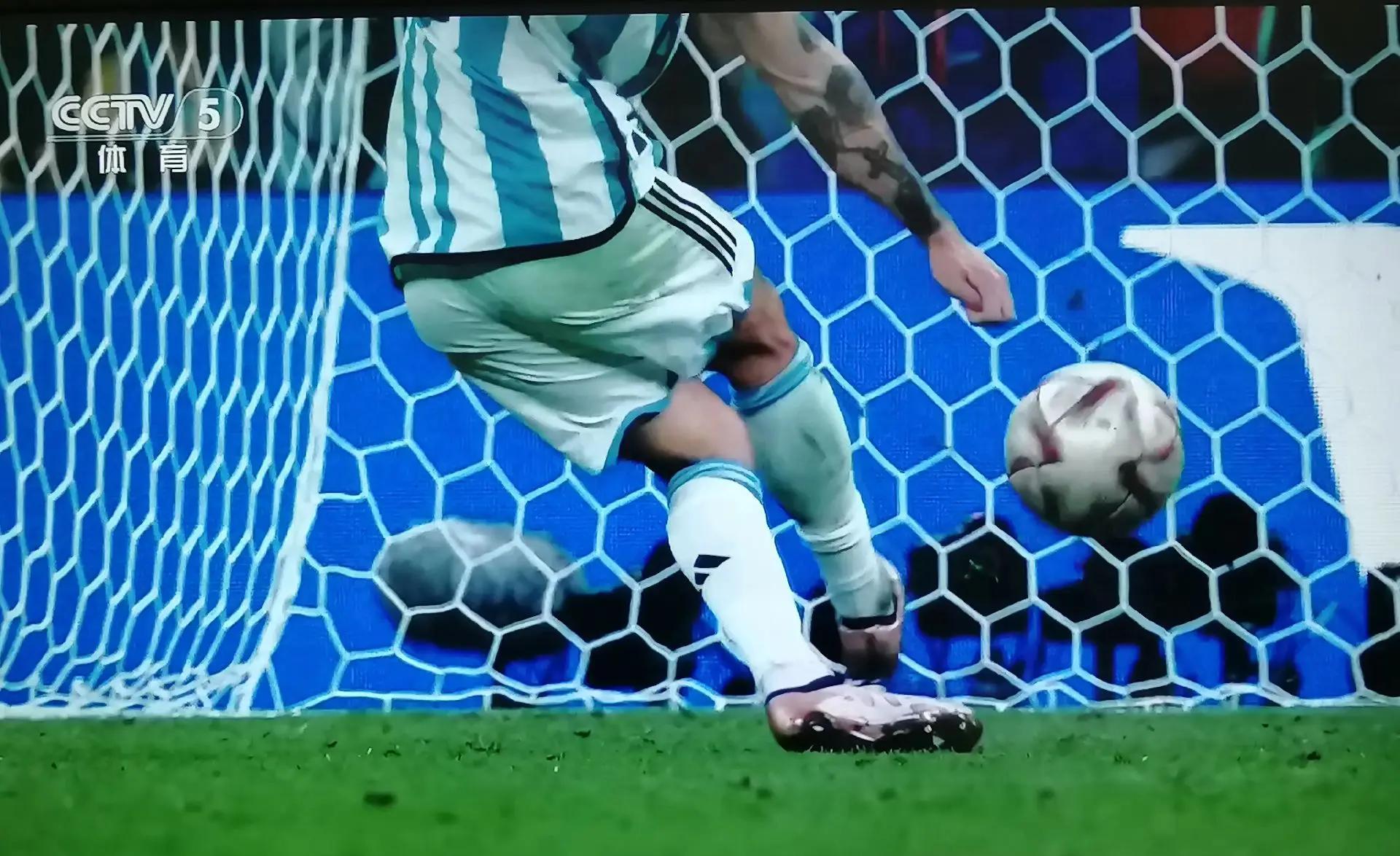 世界杯预选赛：阿根廷惊险逆转，成功出线