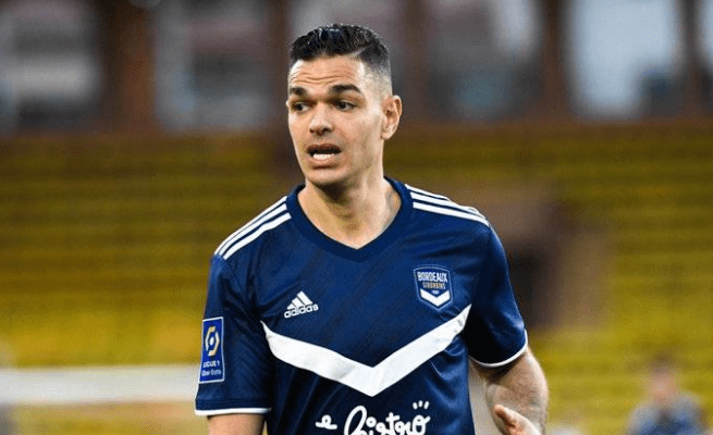 里昂客场逆转波尔多，保持不败