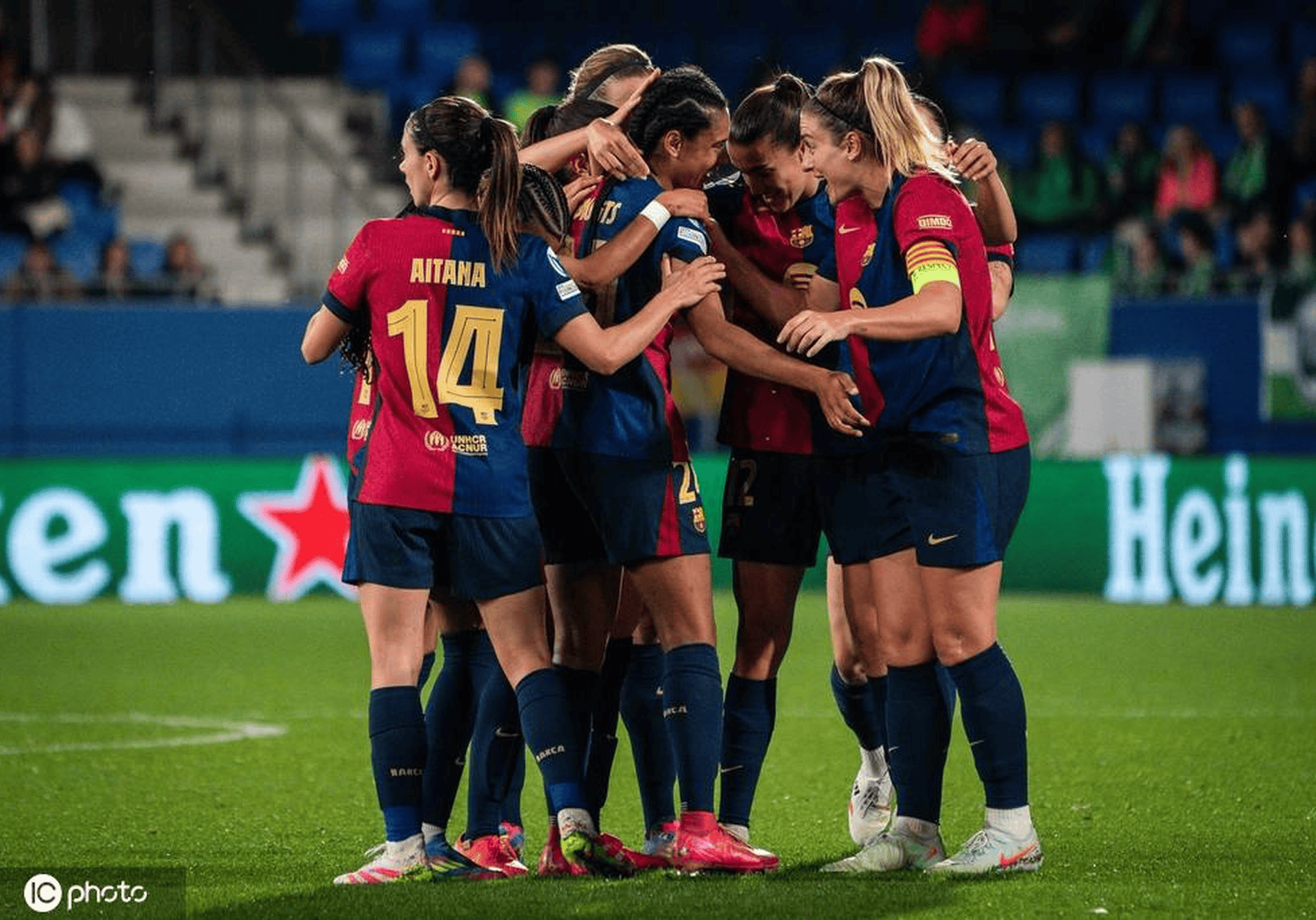 爱游戏官方入口-精彩纷呈：国际女足精英联赛的争霸之战