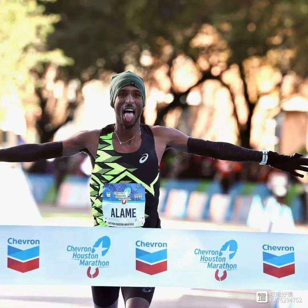 菲律宾马拉松选手勇夺银牌,引人注目 菲律宾马拉松选手勇夺银牌,引人注目