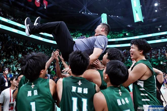 篮球俱乐部引进外籍球员提高队伍实力