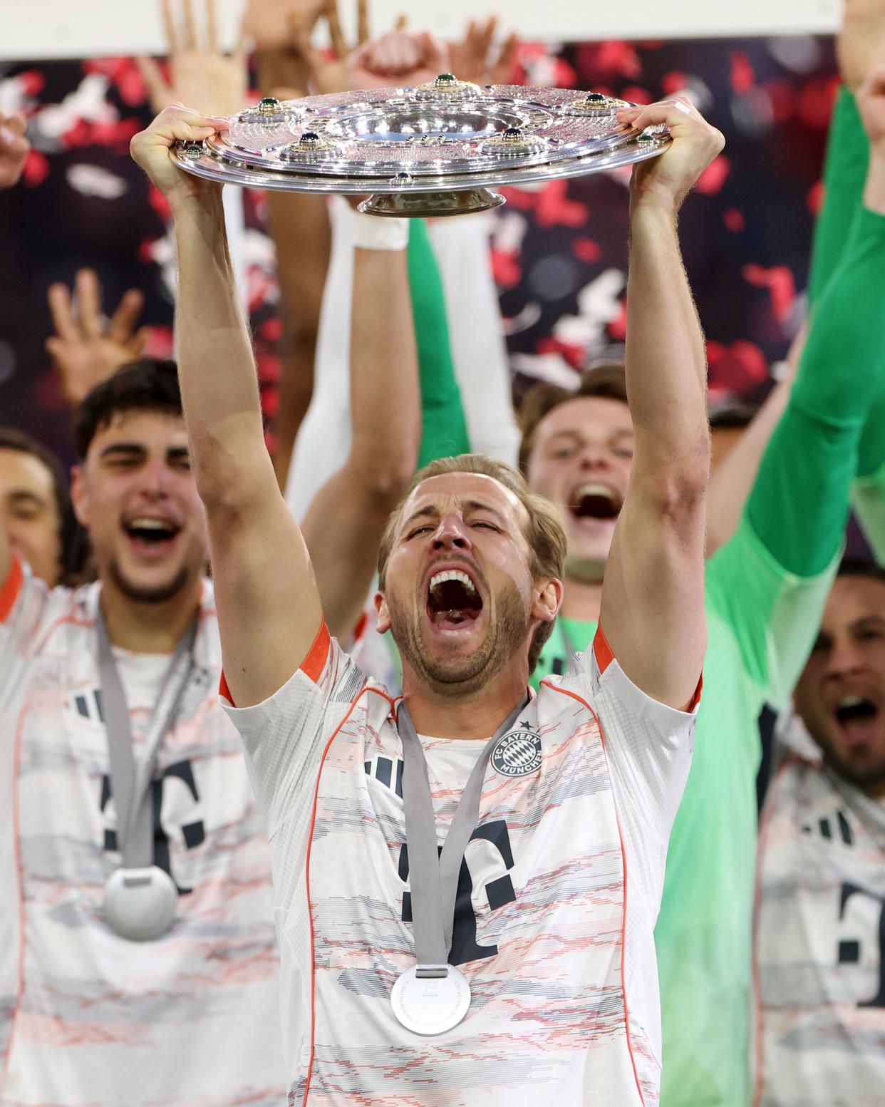 关于门兴格拉德巴赫球迷为队内最佳射手送上掌声的信息