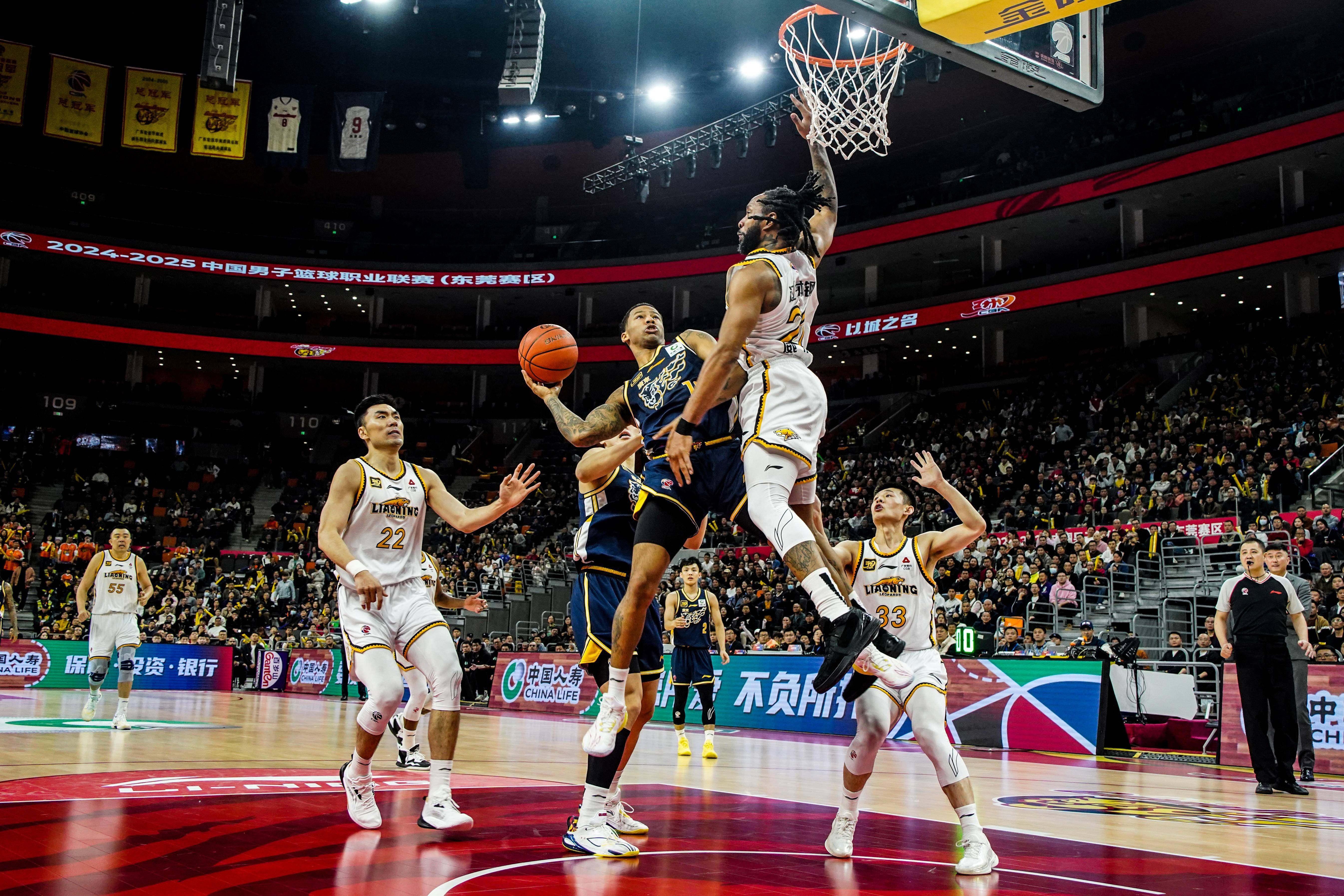 爱游戏亚洲官网-广东队再次获胜，取得四连胜