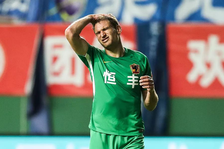 包含河南建业客场胜贵州恒丰，加强保级希望的词条