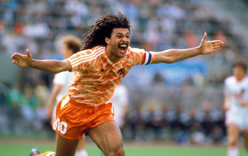 荷兰队连续赢得多场比赛，状态良好