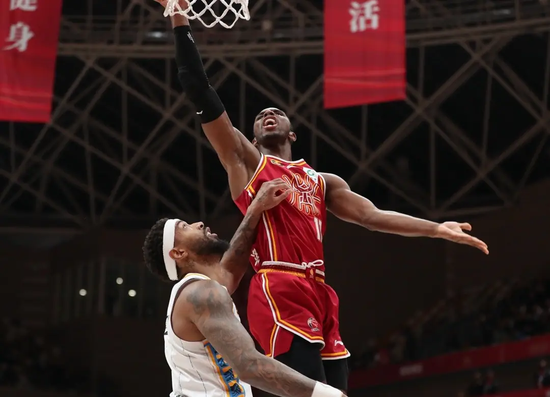 贵州智誠队斩获关键胜利，豪取三分