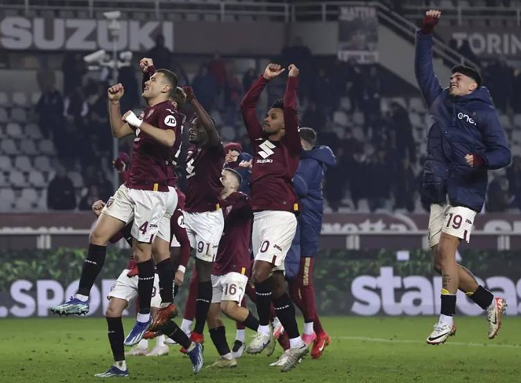 柏林赫塔客场战胜对手，实现胜利