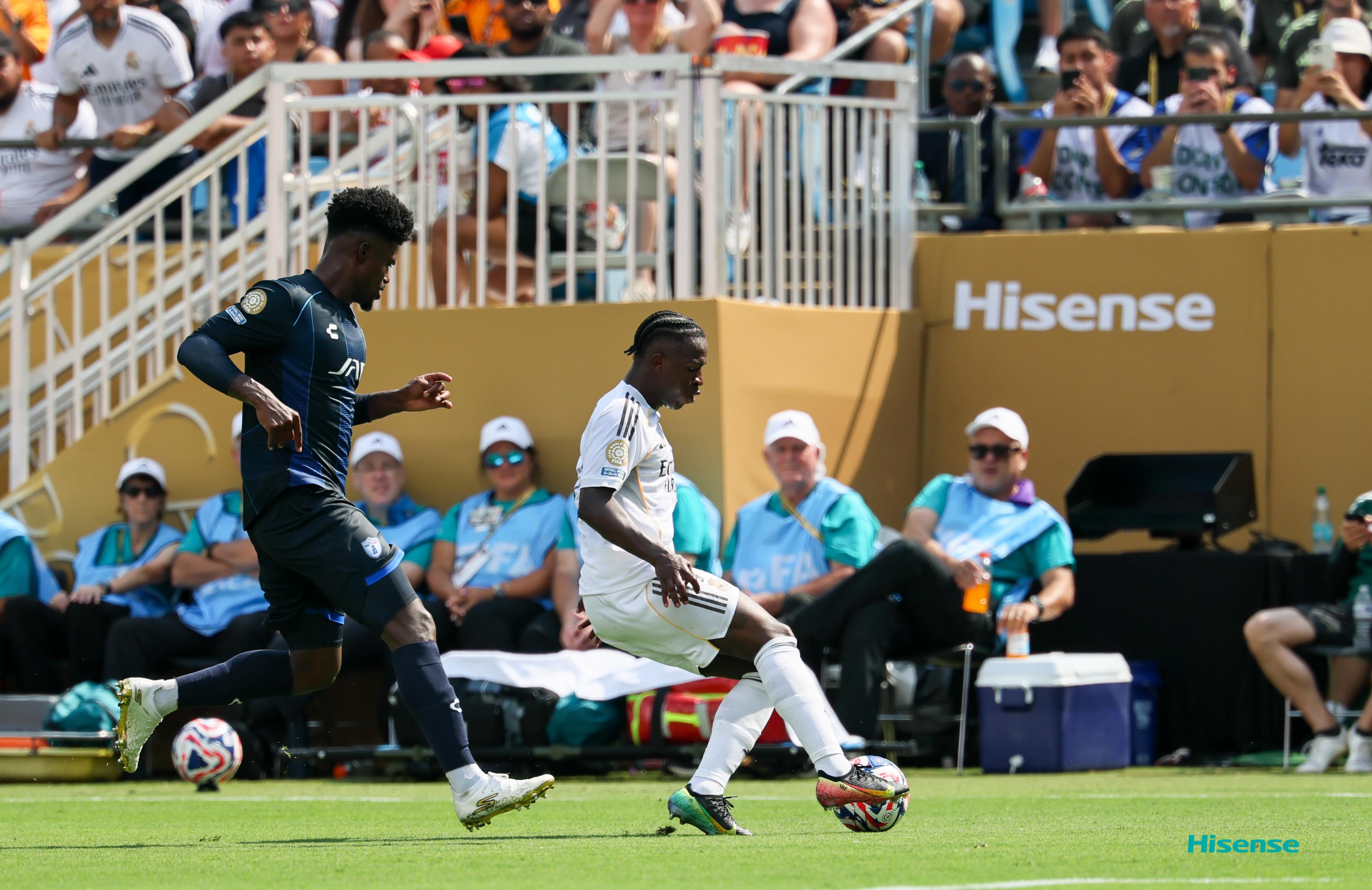 爱游戏体育官网-皇马中场技术过人，对手难以招架