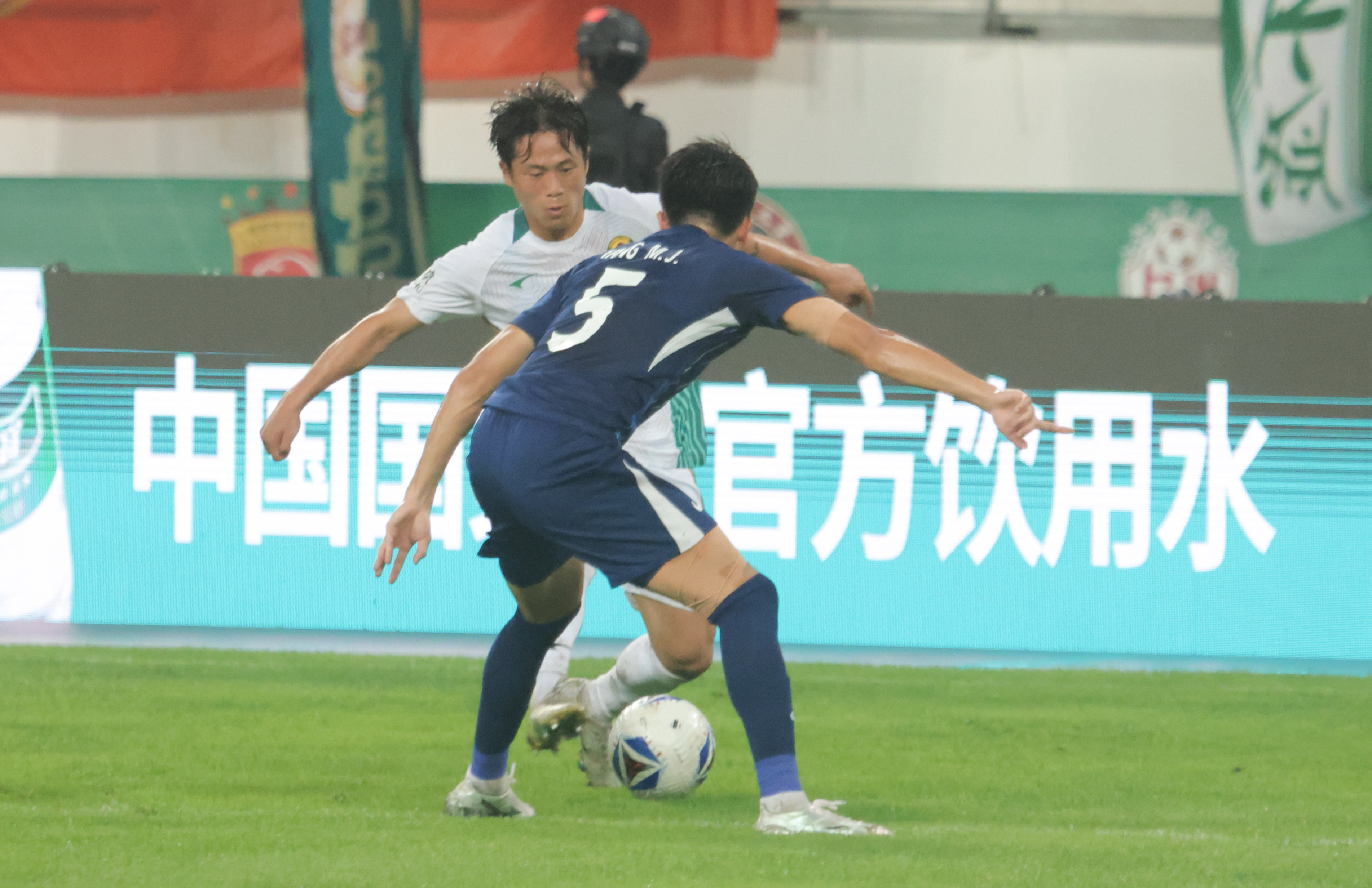 贵州队在比赛中展现强大实力 贵州队在比赛中展现强大实力