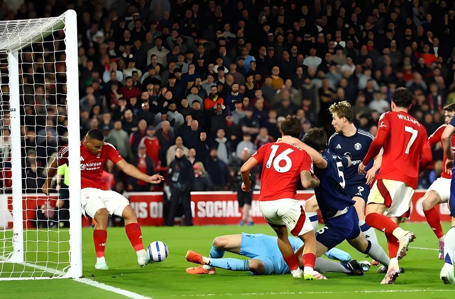 爱游戏登录入口-关于曼联遭南安普敦逼平，夺冠希望再遭重创！的信息