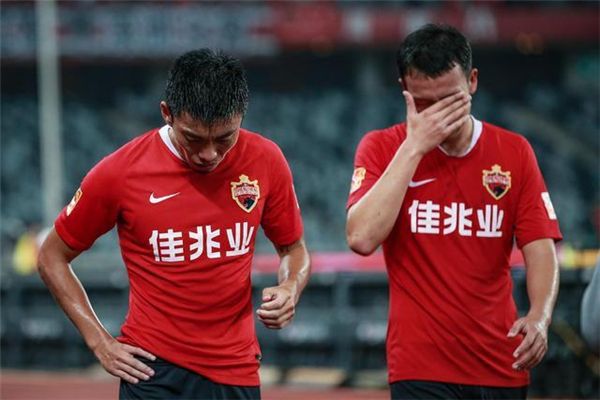 爱游戏亚洲官网-深圳主场被人和击败，陷入低谷的简单介绍